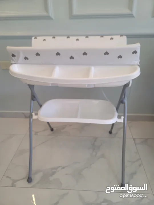 حوض استحمام للبيبي مع طاولة الحفاض - Baby Changing Table + Bathtub - LIKE NEW