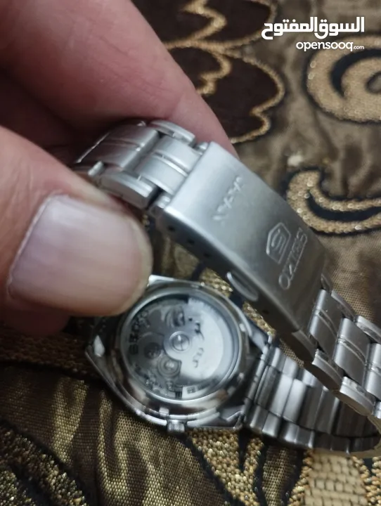 ساعات استعمال شخصي بحاله ممتازة للبيع