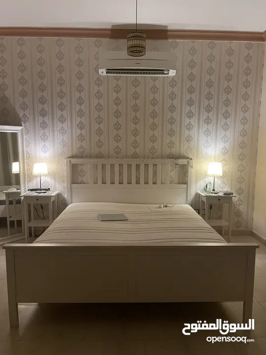 Ikea bed dressing table and mirror for sale   سرير ومراية وتسريحة من ايكيا للبيع