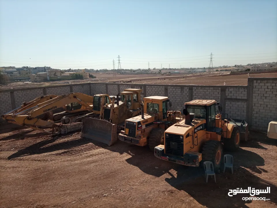 بلدوزر D8L +لودر 470 +حفارة 450 +حفارة 300 للإيجار