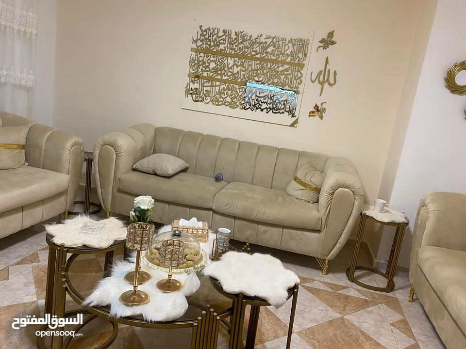طقم كنب مستعمل فقط اسبوع خشب لاتيه