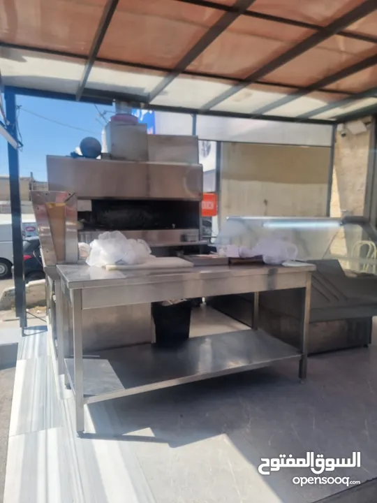مطعم ومشاوي وسناكات ومناقيش وبيتزا للبيع بسعر مغري وقابل للتفاوض