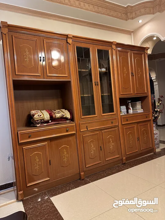 طقم كنب7 مقاعد مع بوفيه للبيع