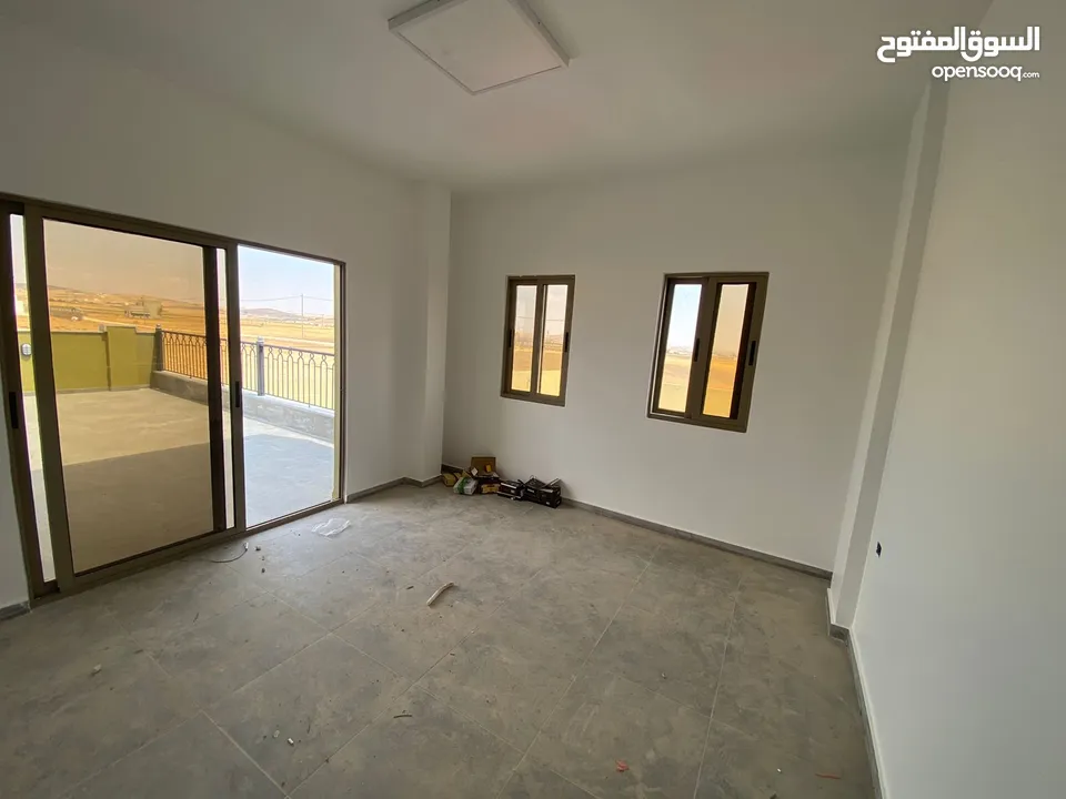بيت ريفي وشاليه للبيع او البدل على شقة في عمان