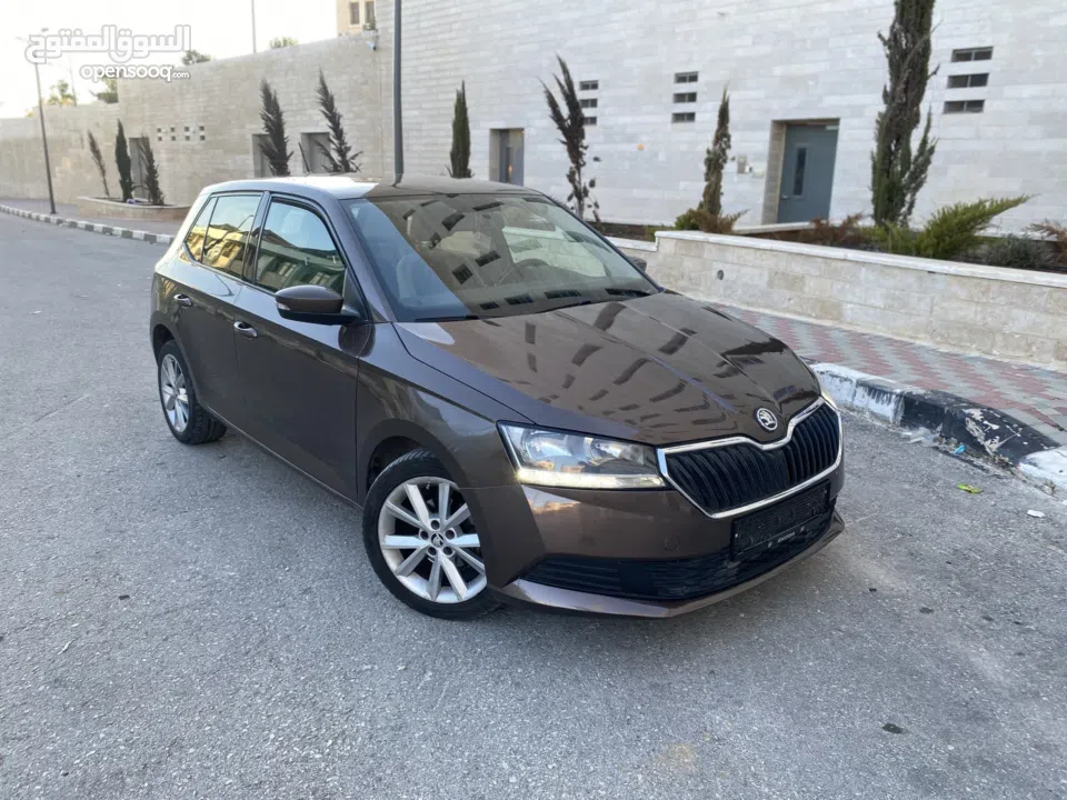 سكودا فابيا اوتومااتيك .. داخلية مميزة لون بيج بسعر مميز فقط 67 الف شيكل ..