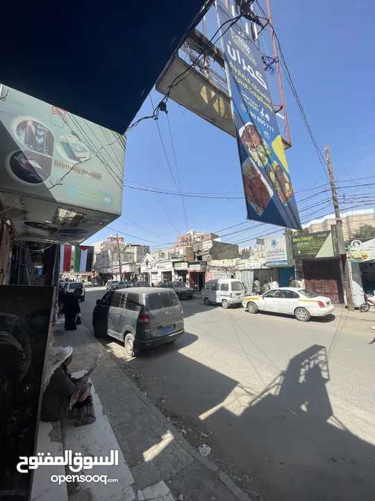 محل سمك للبيع نقل قدم في شارع الرقاص صنعاء.