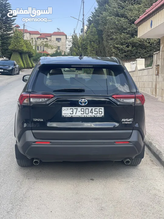 Toyota Rav4 model 2023  وارد الوكالة و ما زالت تحت الكفالة قطعت فقط 29 الف كيلو فحص كامل بلا حوادث