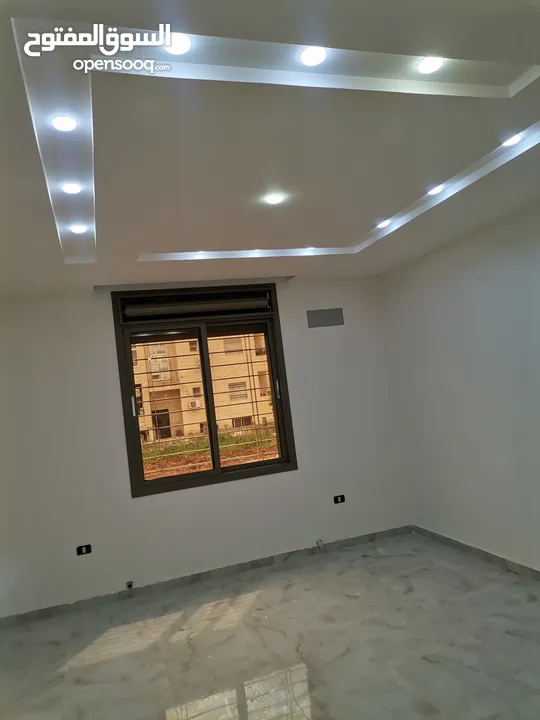 شقه 220 م دوبلكس مع رووف فاخره للبيع جنوب غرب دوار اللوازم لجامعه اليرموك