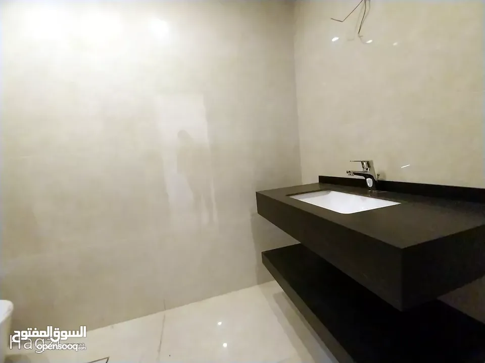 شقة للبيع في دير غبار  ( Property ID : 35524 )