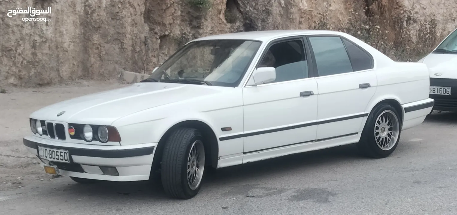 للبيع او للبدل بسياره نفس القيمة  e 34 1989 BMW 520