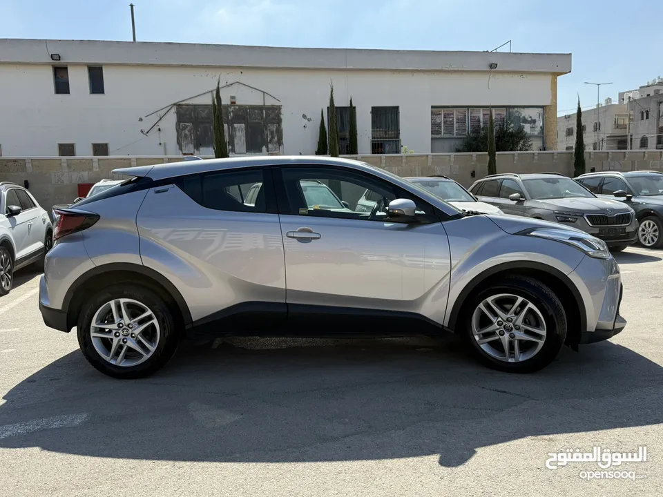 تويوتا C-HR ترخيص 2022 محرك 1800 هايبرد حصان 170