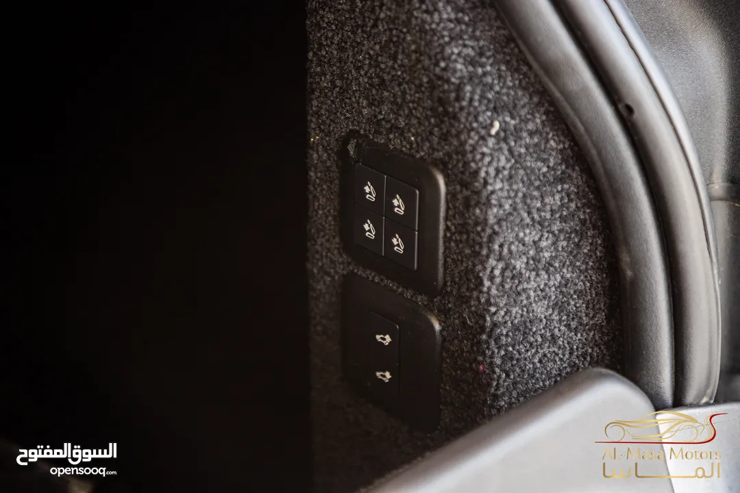 Range Rover Vogue Hse 2020 Plug in hybrid   السيارة بحالة الوكالة و قطعت مسافة 50,000 ميل فقط