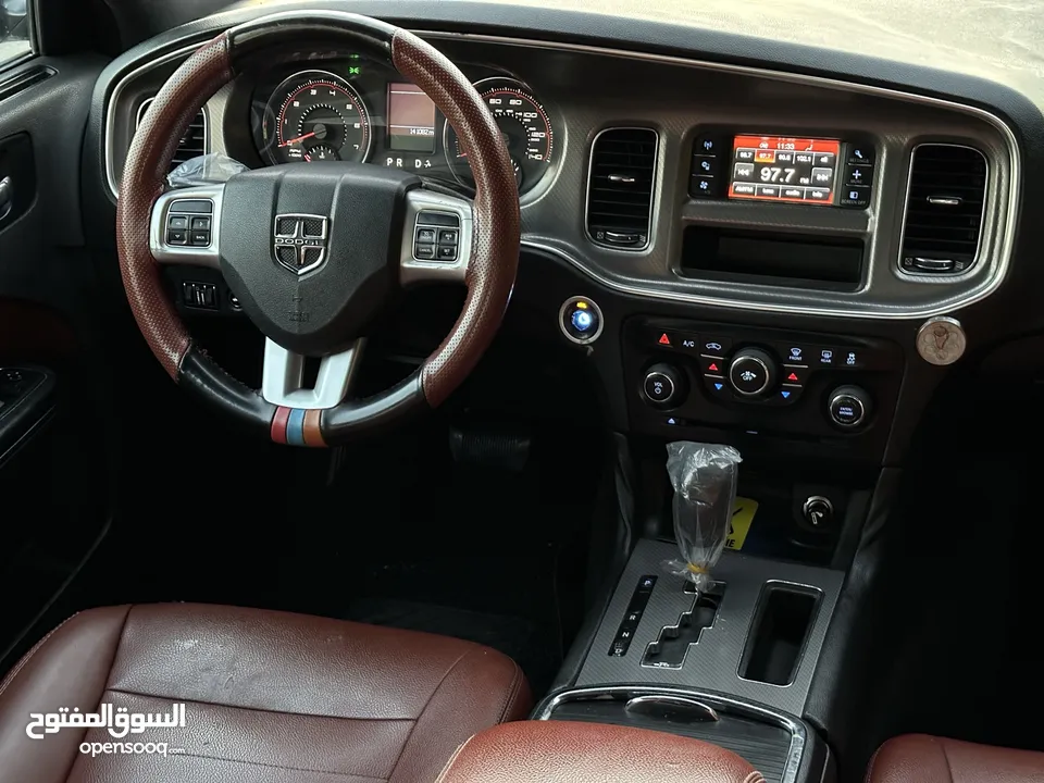 Dodge charger model 2011 (3600cc) for sale