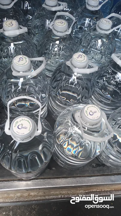 ماء مقطر نقي 100% خالي من الشوائب والاملاح ومعقمة بأحدث التقنيات