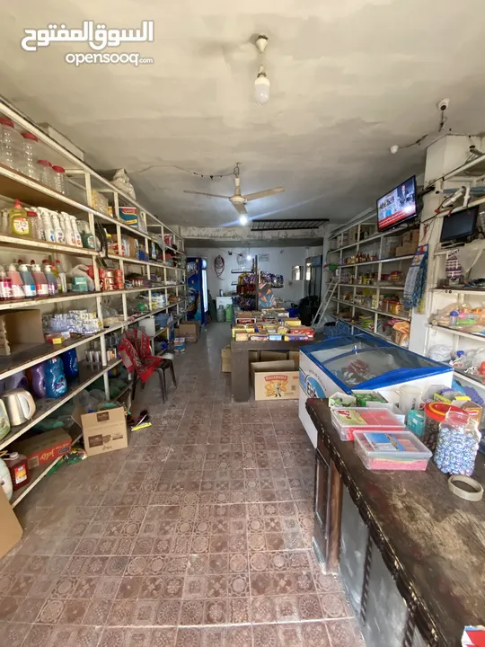 فرصة استثمارية وسكنية مميزة في ماركا الجنوبية – عمّان ( بيت مع ثلاث محلات للبيع )