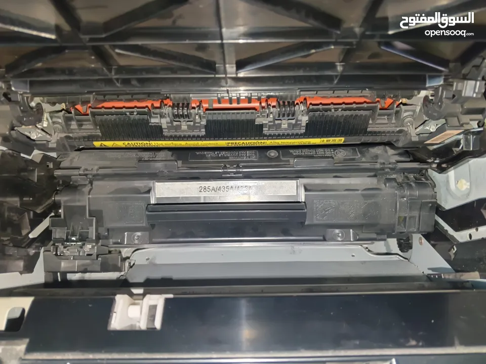 طابعه ليزر بدون حبر hp جديد مستخدم اسبوع ما بلزمك حبر ابدا بس حط وراقك وطبع فيها بلوتوث وسلك كل شي