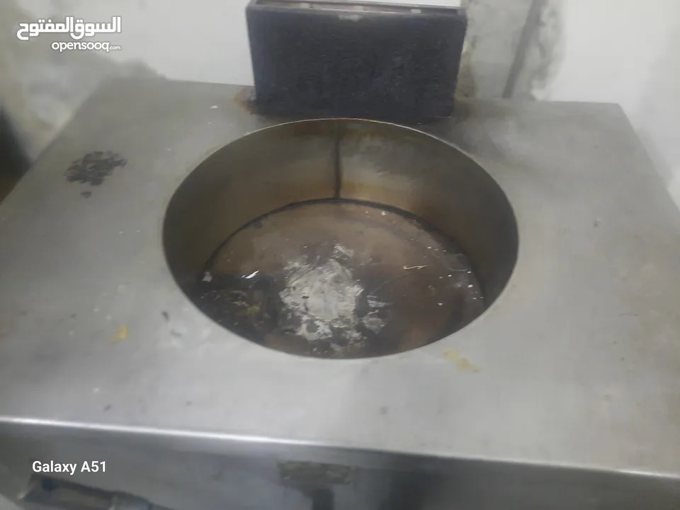 عده مطعم  ماكنه حمص ومجلى وصاج فلافل وجره فول ستيل