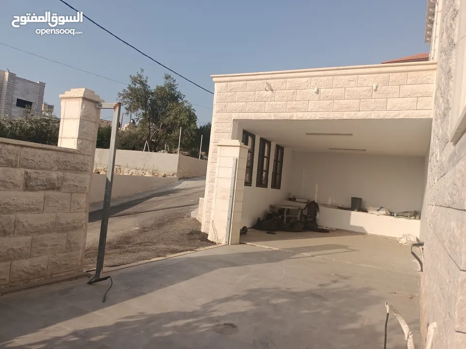 مخزن للإيجار في كفرصور – مساحة 160 متر مربع