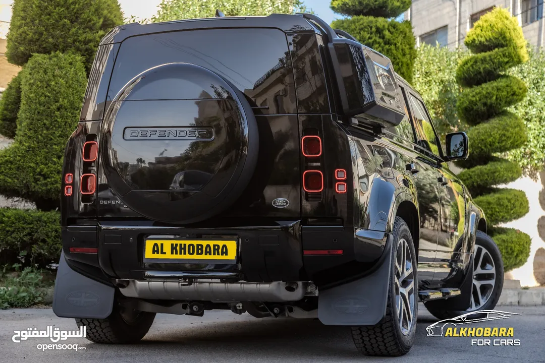 Land Rover Defender 2023 Plug in hybrid Black Package   عداد صفر  Zero Mileage