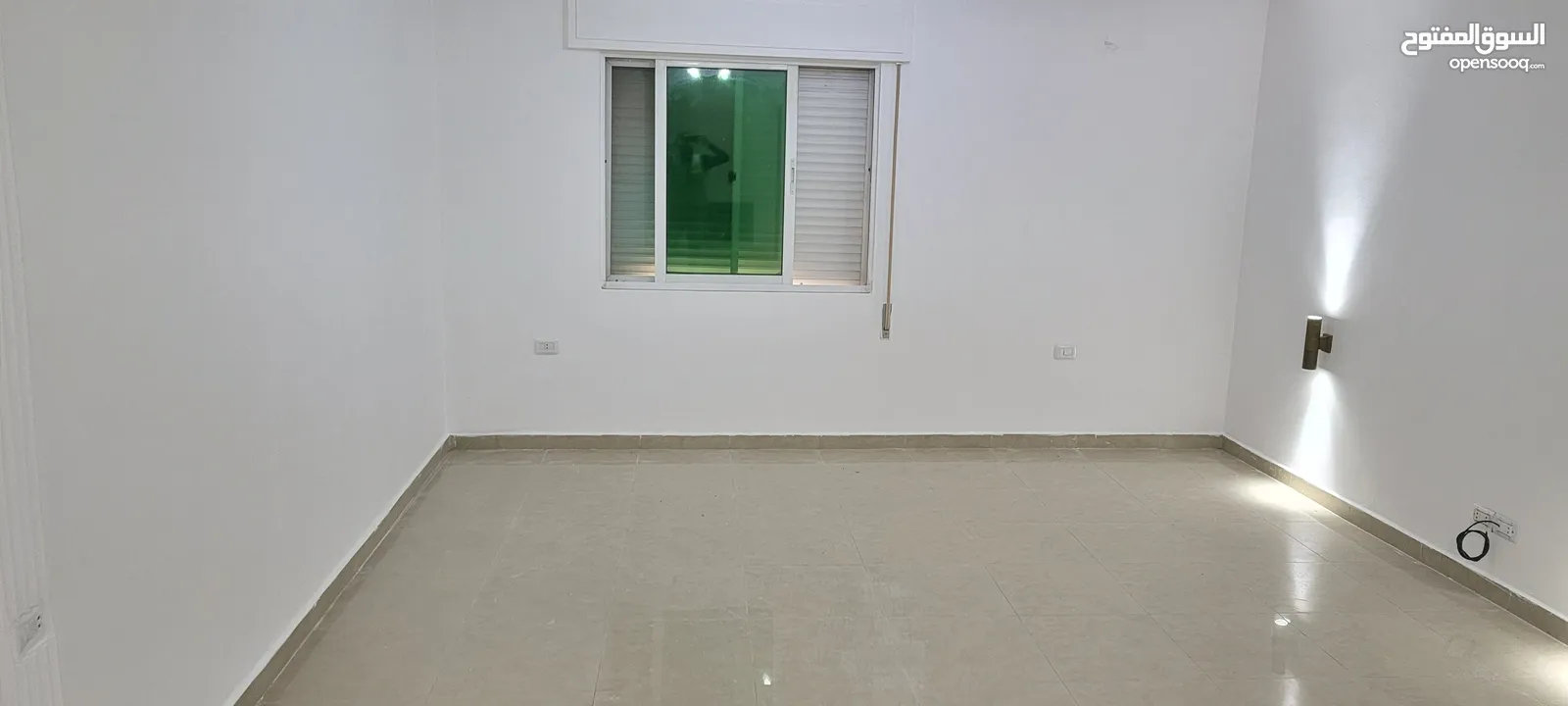 شقة فاحرة للبيع
