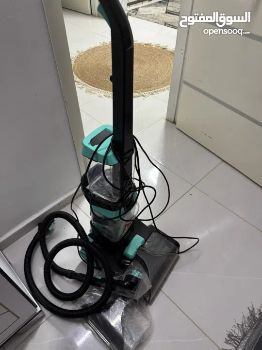 مكنسة كهربائية للسجاد والبلاطً