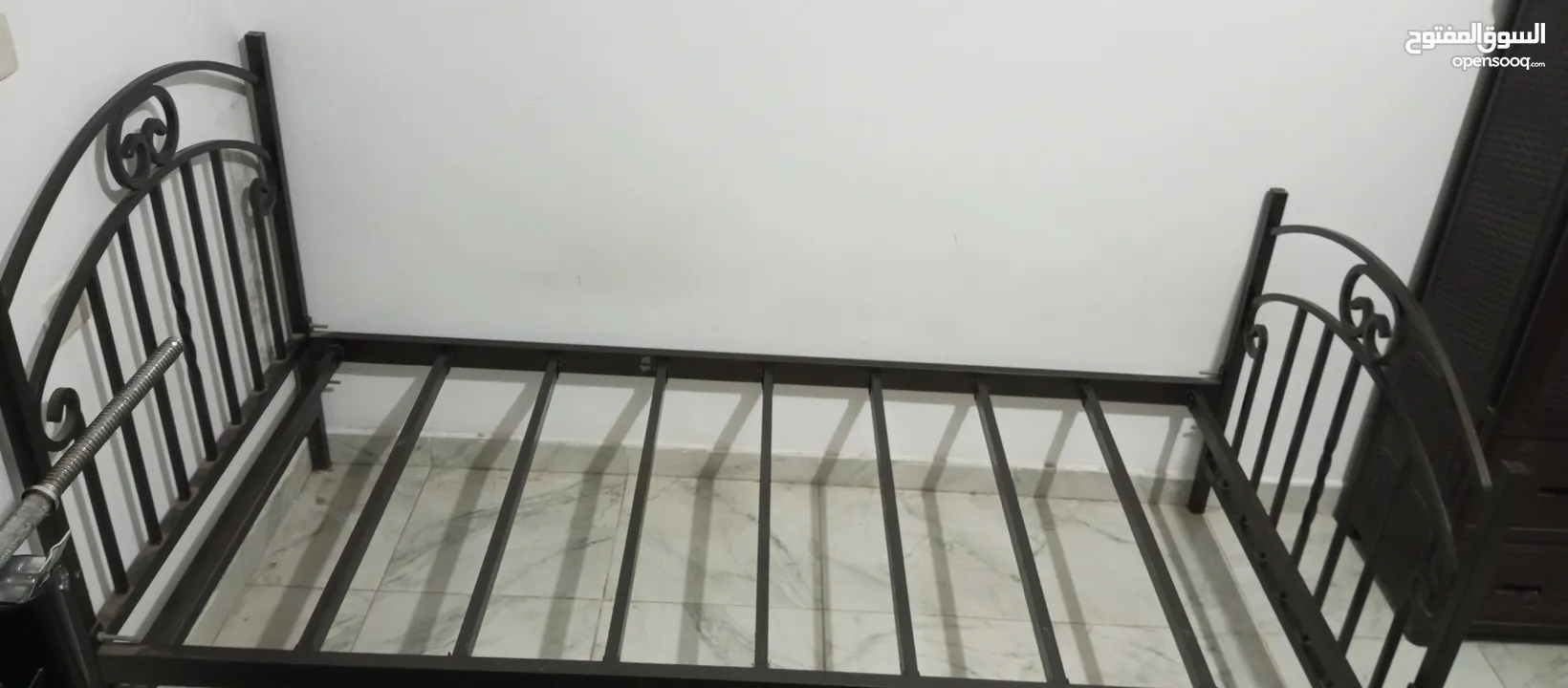 سرير معدني تفصيل ثقيل