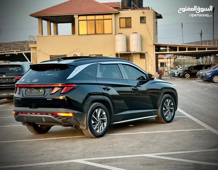 هونداي توسان/2022 فل الفل فتحة سقف بانوراما  2x4 ///240Hp بنزين + كهرباء  ( Haybrid) 1600cc