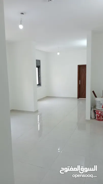 شقة طابو للبيع كاش فقط ، مشطبة جاهزة للسكن نابلس قرب الجامعة القديمة في المخفية الشارع الرئيسي