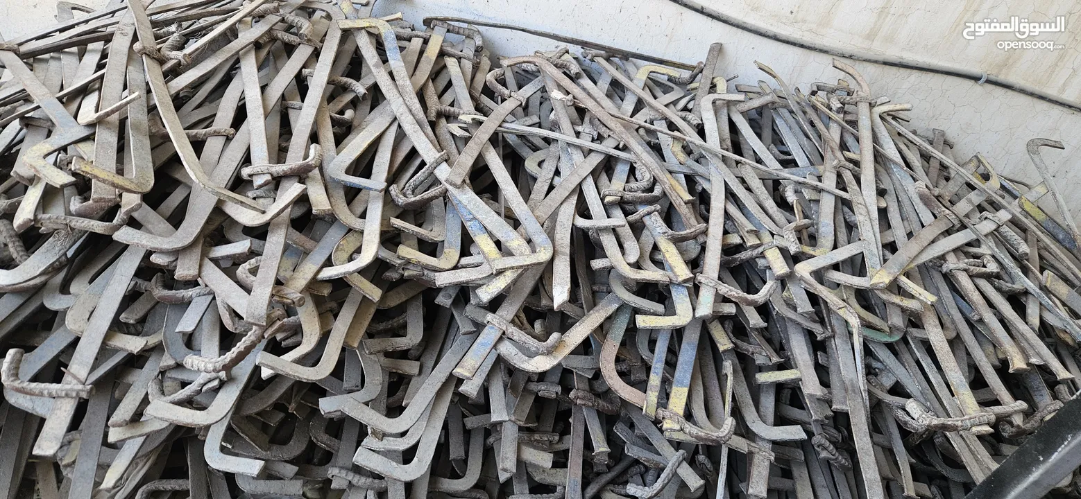 للبيع معدات بناء متنوعة . بوبكت . جنريترات . سكلات .جيكات و الى اخرى