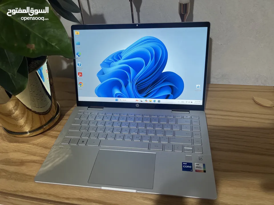 لابتوب يتحول الى تابلت ذات شاشة تعمل باللمس