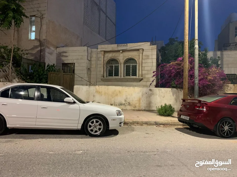 بيت طابقين مستقل للبيع على شارع مباشرة