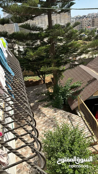 بيت مستقل للبيع مكون من طابقين سكنتين منفصلتين