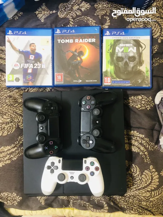 Ps4 500gb +3 games and joysticks