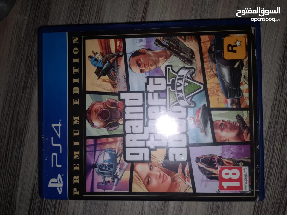للبيع مجموعة من الألعاب بلايستيشن 4 اصليه ونظيفه جدا تشتغل   بدون مشاكل: fifa 22و23 Minecraft GTA5