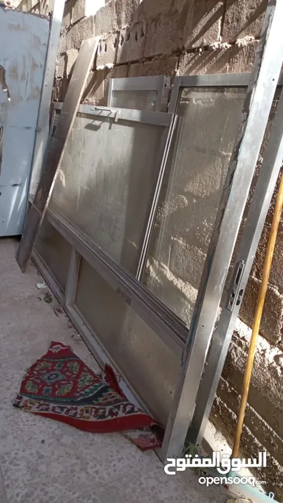 بقايا عدة سوبر ماركت للبيع المستعجل