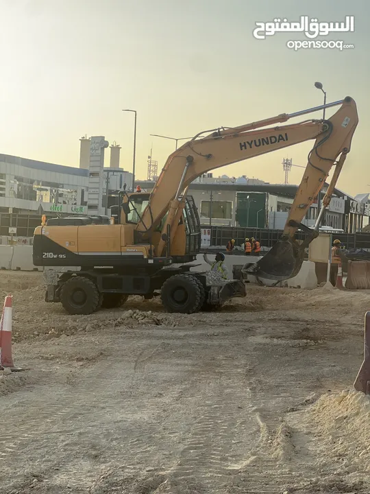 مقاول بناء وحفريات