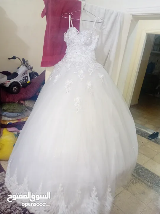 بدلات عرايس للبيع