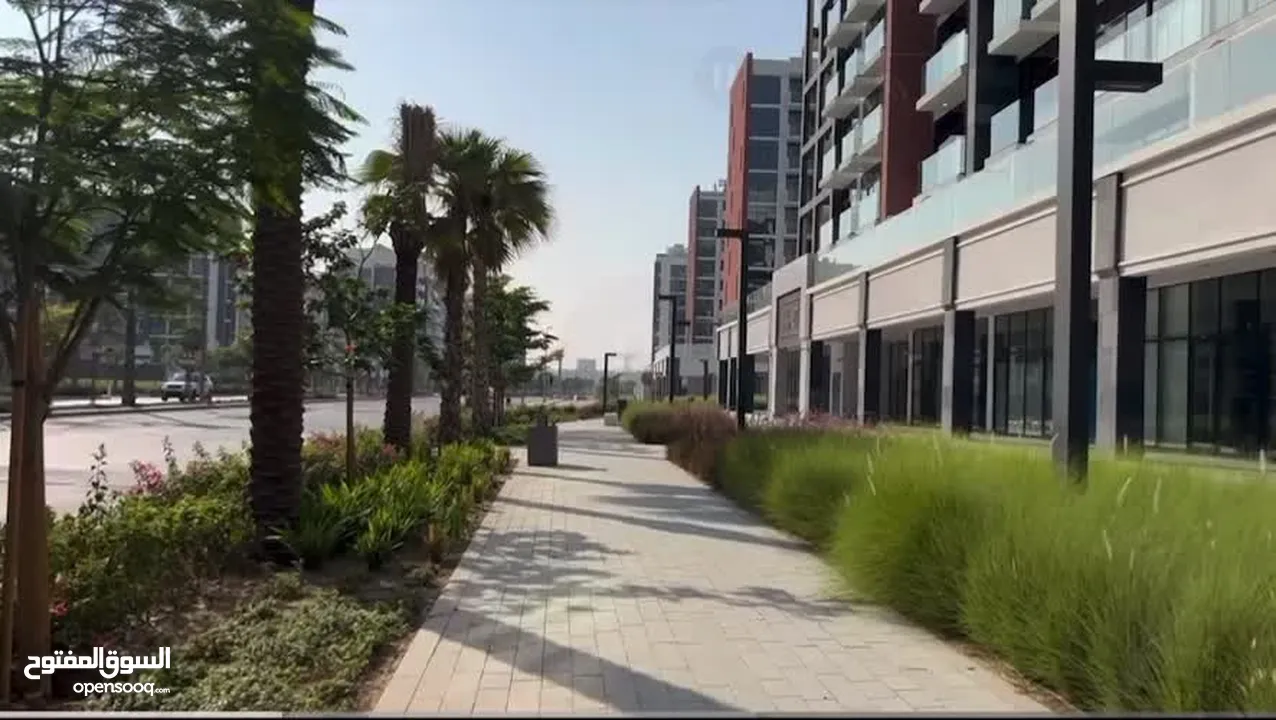 بالقرب من برج خليفه 3 غرف وصاله للإيجار السنوي اول ساكن بنايه جديده