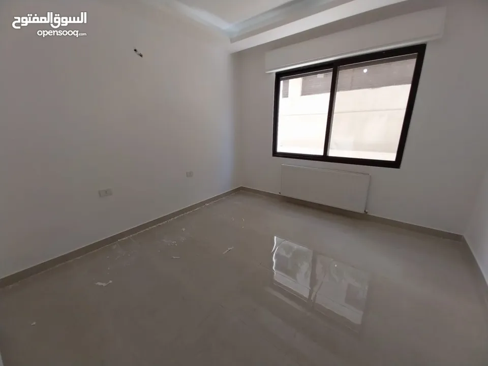 شقة غير مفروشة للإيجار ( Property 38818 ) سنوي فقط