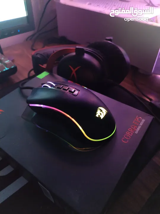 ماوس REDRAGON COBRA FPS معروفه استعمال خفيف اخت الجديد للبيع مع سماعه هايبر اكس كلاود 2 سلك
