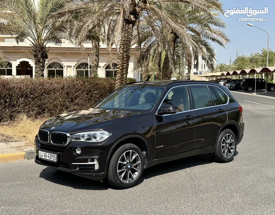 BMW X5 35i model 2017 129km full option Excellent conditions