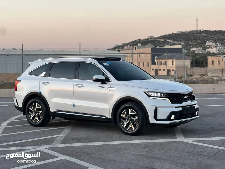 كايا سورينتو 2022 /فل الفل  فتحة سقف بانوراما  2x4 ///240Hp بنزين + كهرباء  ( Haybrid) 1600cc