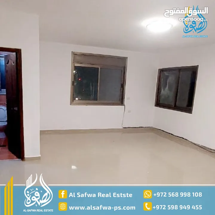 شقه مميزة بمساحه واسعه جدا للايجار الارسال قرب المقاطعه
