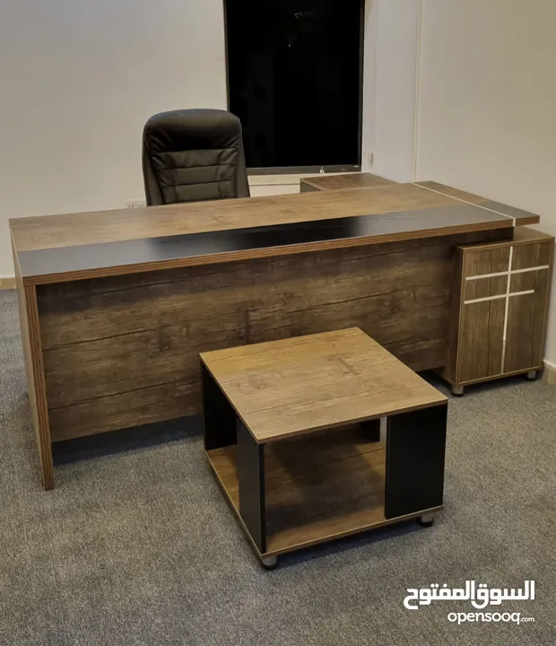 مكتب مدير مع جانبية ادراج وطاولة بسعر منافس والتوصيل مجاني داخل عمان