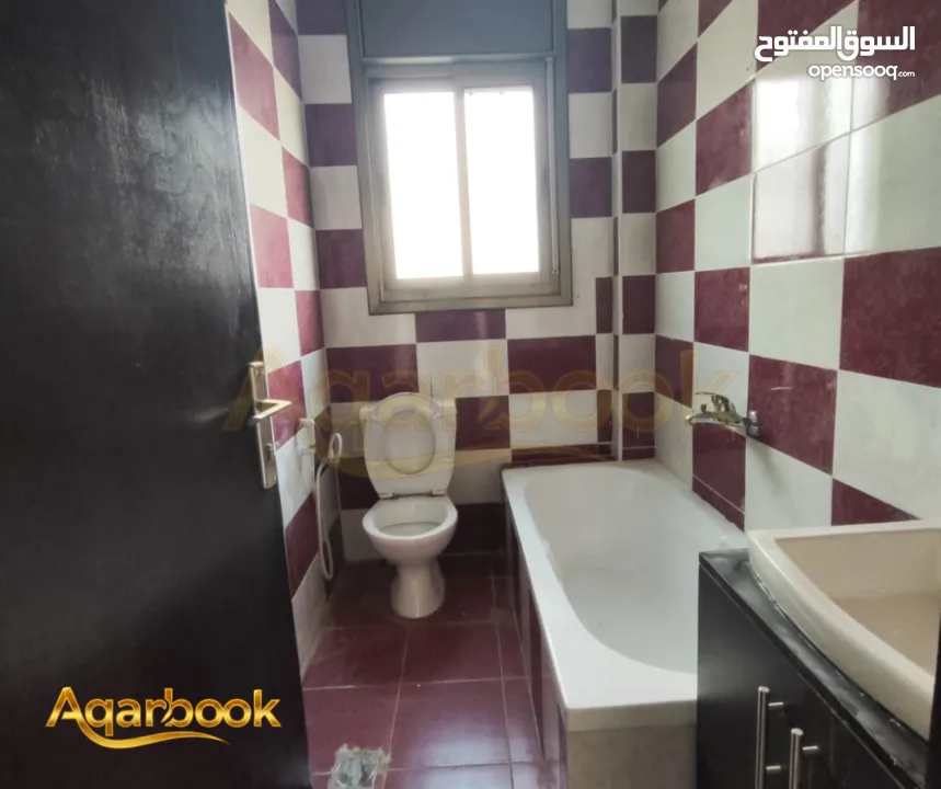 شقة مميزة للبيع في عين منجد شارع حنا نقارة – قرب مدرسة بال إنترناشونال