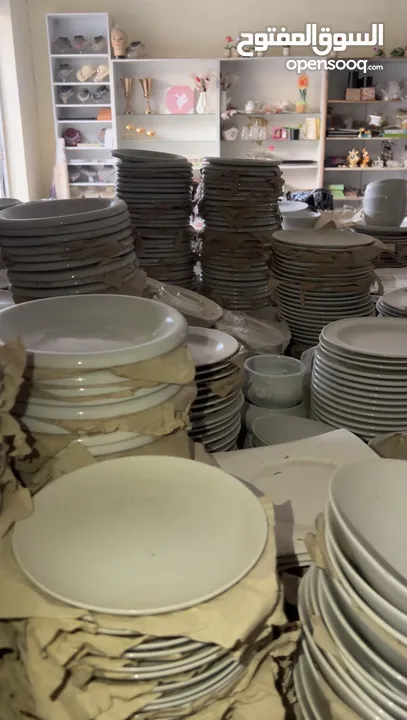 يوجد كميه صحون ، البيع جمله او مفرق