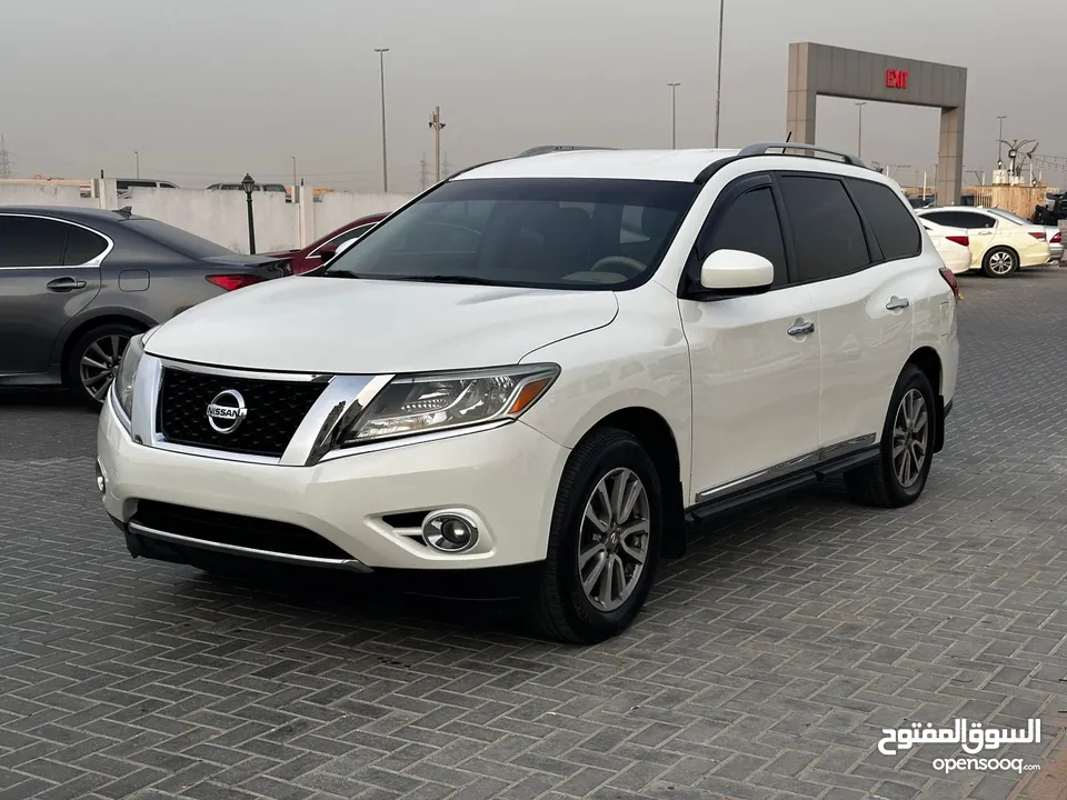 Nissan pathfinder 2015 vcc papers clean family car well maintained