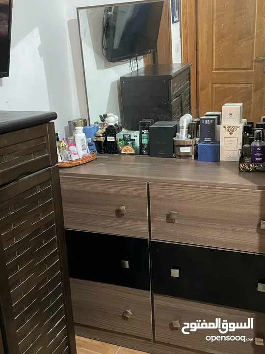 غرفة نوم كاملة سرير مزدوج بحالة ممتازة للبيع صناعة تركية ممتازة للبيع