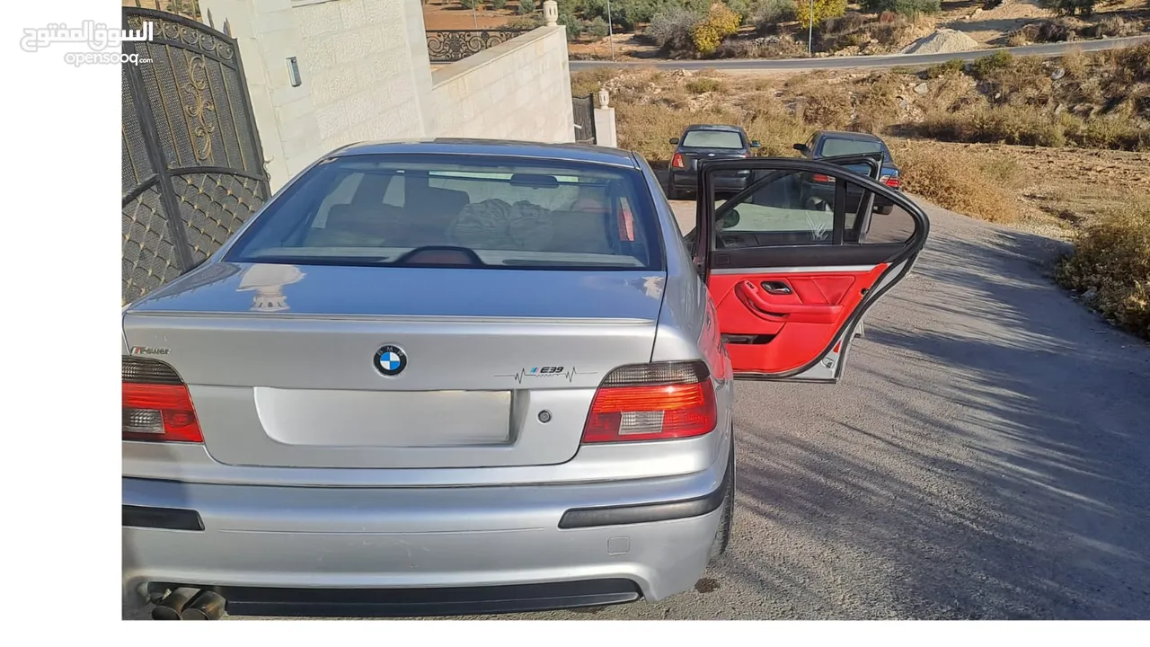 BMW E39 2000 بسعر حرق والسيارة وكالة قابل للتفاوض بشيء بسيط