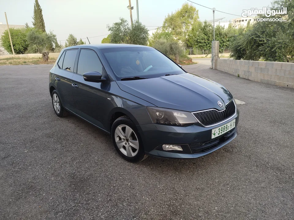 سكودا فابيا 2018 جير عادي متور 1000 تيربو بنزين قطارة بنزين كل 100 كيلو 50شيكل تقريباً